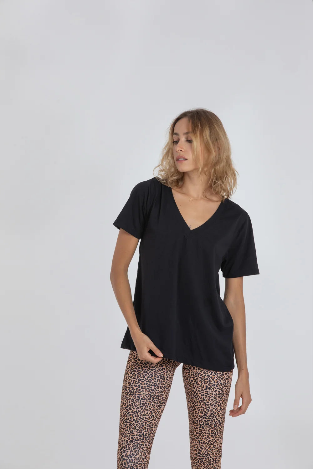Aura Cotton T-shirt Yin. Women's organic cotton t-shirt