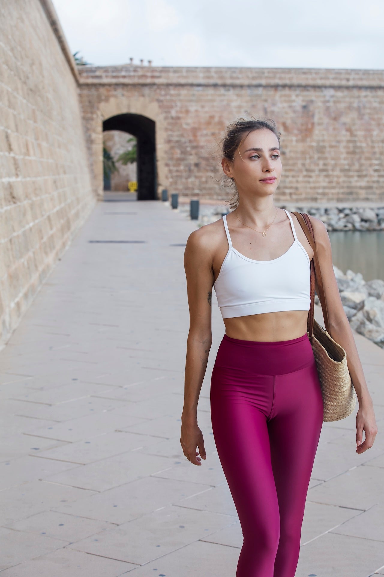 High-waisted legging. Chleo Wine